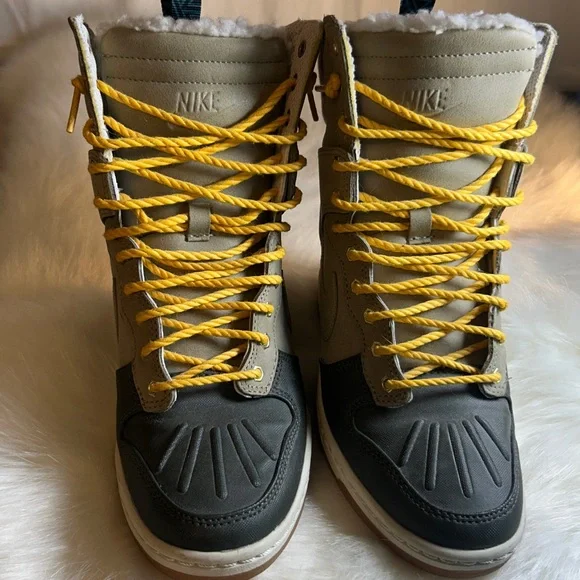 Nike Dunk Sky High Hi Hidden Wedge Suede Sneaker Women's US 6 - Picture 5 of 6